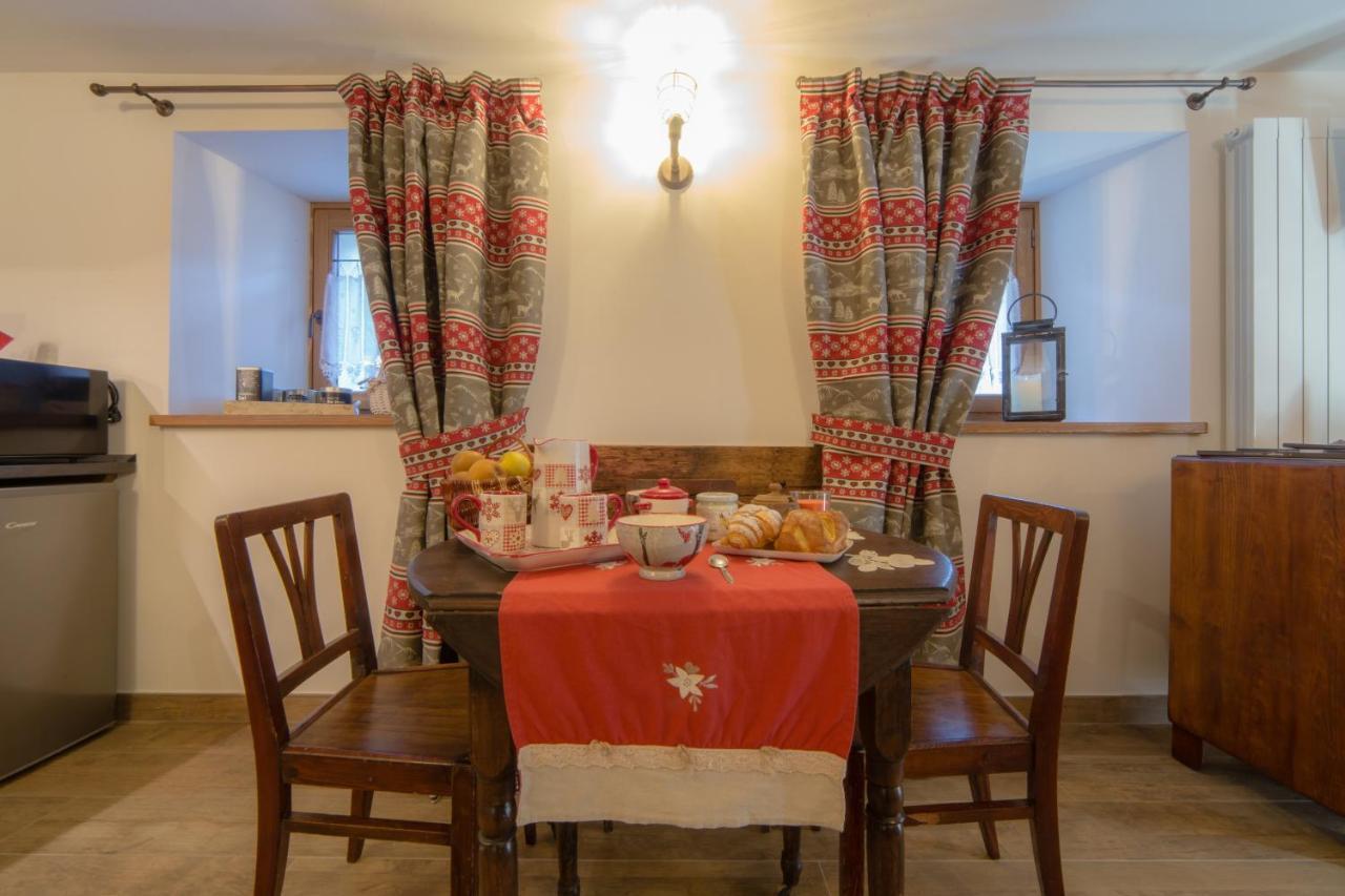 Maison Julie-Lungo La Via Francigena Etroubles Εξωτερικό φωτογραφία